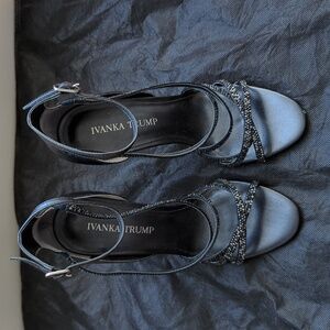 GUC Sz 6 Ivanka Trump black leather rhinestone sandals